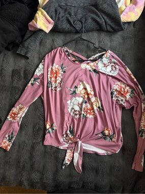 Iz Byer Pink Floral Long-Sleeve Tie-Front Top